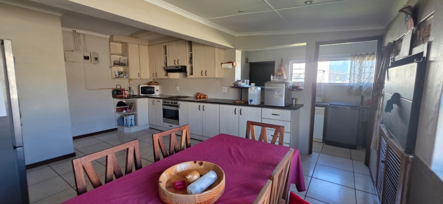 3 Bedroom Property for Sale in Sandbaai Western Cape